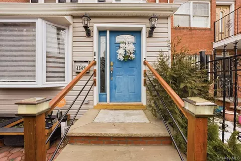 4641 Carpenter Ave, New York, NY 10470