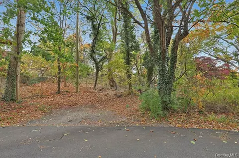 2 Shelburne Rd, Yonkers, NY 10710