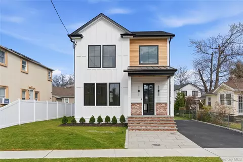 130 Albany Ave, North Hempstead, NY 11590