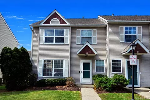 256 Quassaick Ave #13, New Windsor, NY 12553