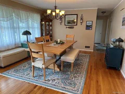 Dining - 7 Pulaski Rd #7, Fishkill, NY 12524 photo 3 of 4
