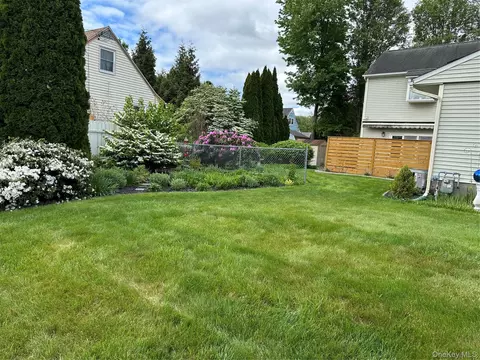 Exterior - 7 Pulaski Rd #7, Fishkill, NY 12524 photo 13 of 17