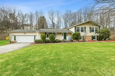 77 Hill St, Mahopac, NY 10541