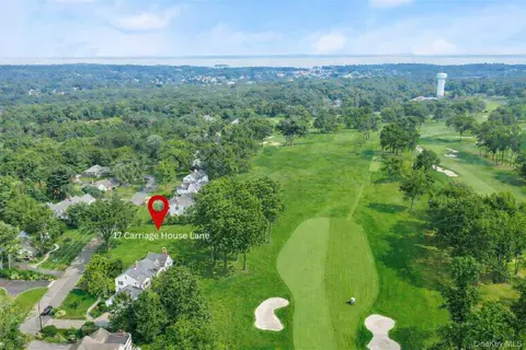 17 Carriage House Ln, Mamaroneck, NY 10543