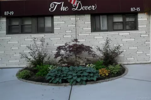 87-15 204th St #B51, Hollis, NY 11423