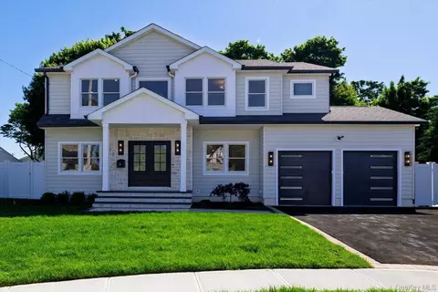 8 Van Cott Pl, North Bellmore, NY 11710