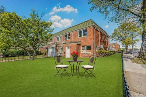 8459 Goldington Ct, New York, NY 11379
