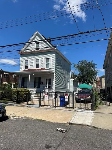 811 E 219th St, New York, NY 10467