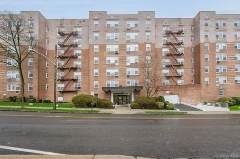 1 Oakridge Pl #1G, Eastchester, NY 10709