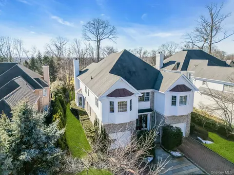 58 Stone Hill Dr S, North Hempstead, NY 11030