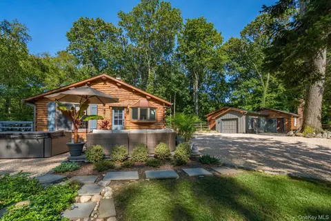 24 Forrest Dr, Huntington, NY 11743