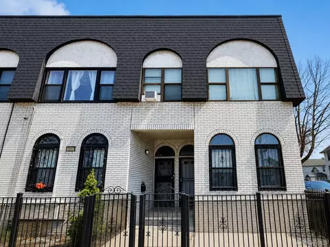 7719 Parsons Blvd, Fresh Meadows, NY 11366
