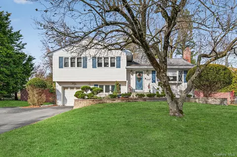 7 Sterling Pl, Clarkstown, NY 10956