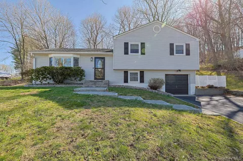 210 Varian Rd, Cortlandt, NY 10567