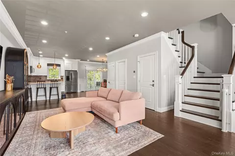 Entry Way - 5 Rosebud Ln, Babylon, NY 11702 photo 1 of 2