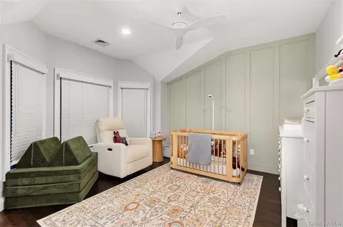 Bedroom - 5 Rosebud Ln, Babylon, NY 11702 photo 1 of 2