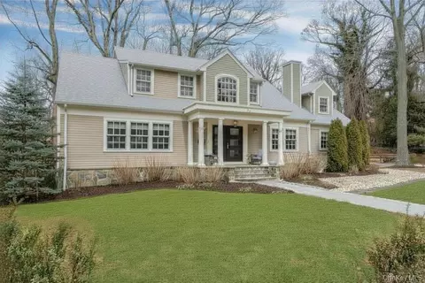 34 Hemlock Dr, Mount Pleasant, NY 10591