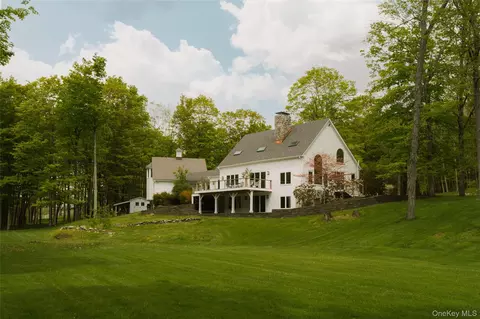 1046 Bulls Head Rd, Clinton, NY 12514