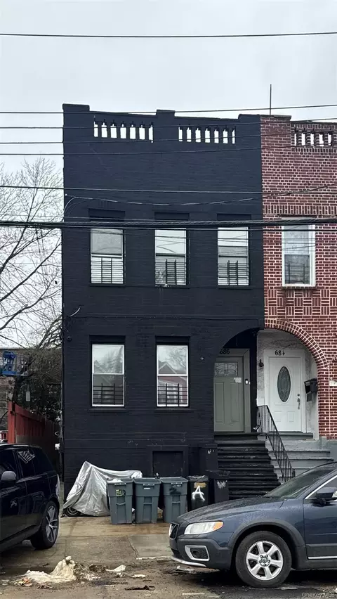 686 E 98th St, Brooklyn, NY 11236 photo 1