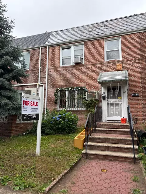 7508 169th St, New York, NY 11366