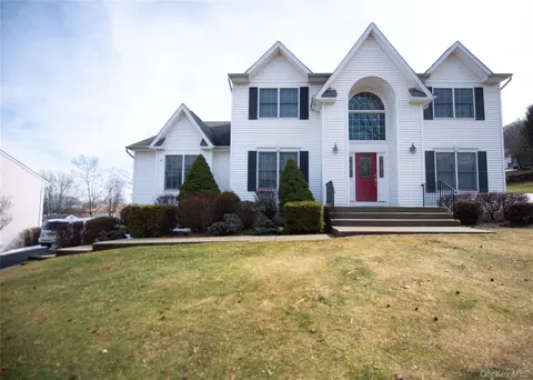 17 Oakley Blvd, Garnerville, NY 10923