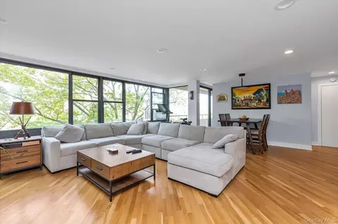 9-05 162 St #6D, New York, NY 11357