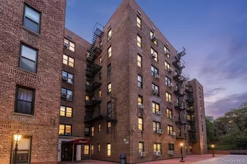 83-75 Woodhaven Blvd #1C, New York, NY 11421