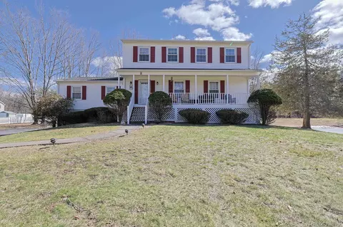 2 Eisenhower Ct, East Fishkill, NY 12533