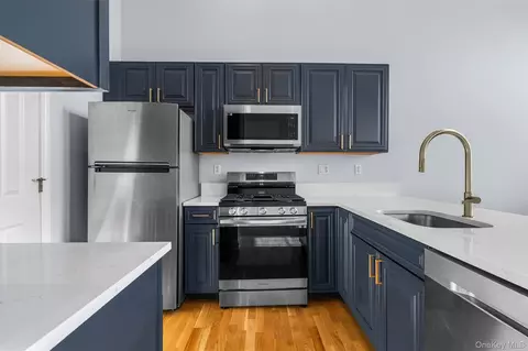 Kitchen - 200 School House Rd #4E, Peekskill, NY 10566 photo 2 of 2