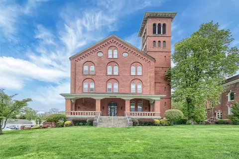 Exterior - 200 School House Rd #4E, Peekskill, NY 10566 photo 4 of 4