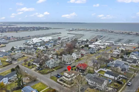2 Burnett Ave, Bay Shore, NY 11706