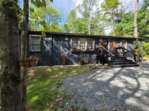 15 Balsam Dr, Liberty, NY 12754