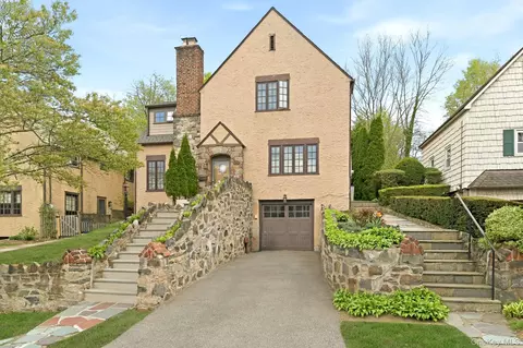 56 Hillcrest Ave, Larchmont, NY 10538