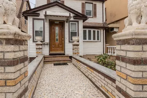 9006 107th Ave, Ozone Park, NY 11417