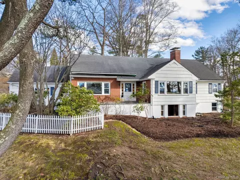 20 Meadow Rd, Briarcliff Manor, NY 10510