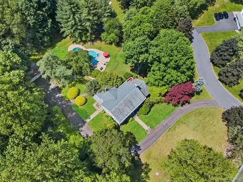 1 Finnegan Ln, Ramapo, NY 10901