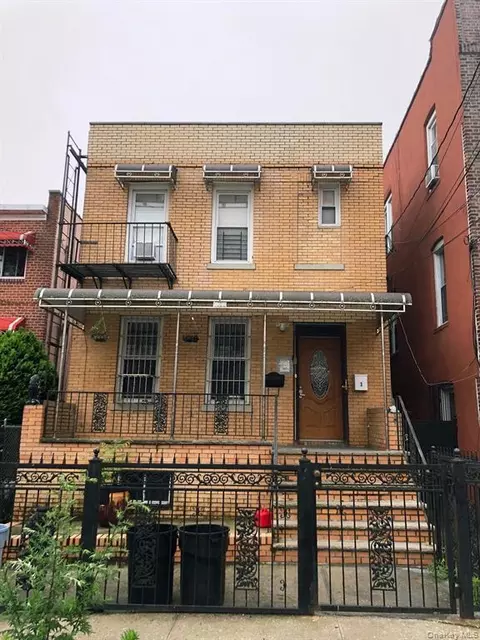 1038 E 224th St, New York, NY 10466