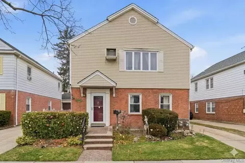 56-20 217th St, New York, NY 11364