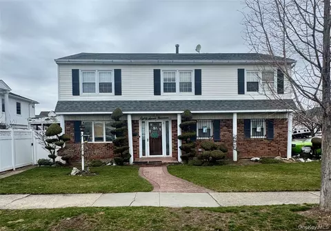 8719 163rd Ave, New York, NY 11414