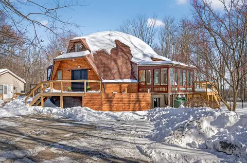 106 Post Rd, Wawayanda, NY 10973