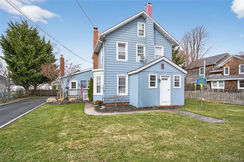 46 Monell Ave, Islip, NY 11751
