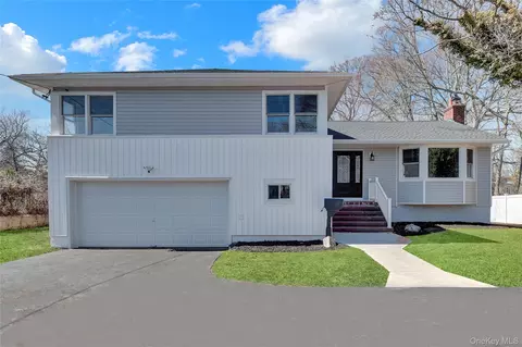 201 Brookside Ave, Roosevelt, NY 11575