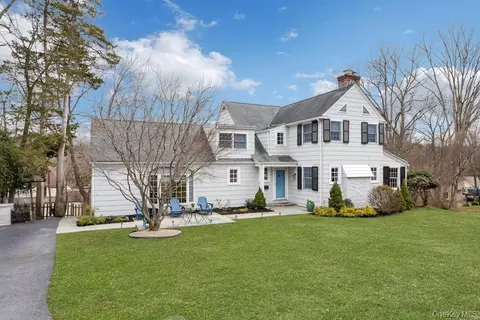 4 Greyrock Ter, Greenburgh, NY 10533