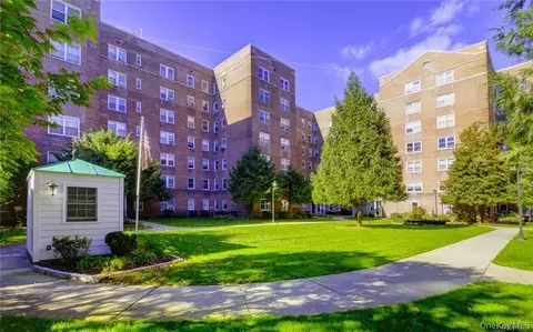 90 Bryant Ave #ABBY-1B, White Plains, NY 10605