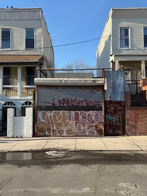 442 E 175th St, New York, NY 10457