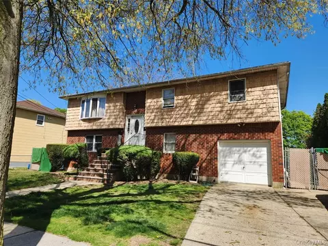 35 Mulford Pl, Hempstead, NY 11550