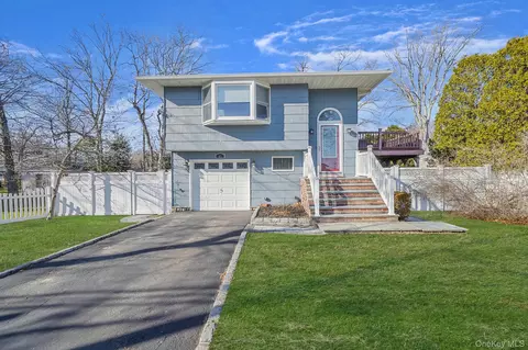 47 2nd St, Ronkonkoma, NY 11779