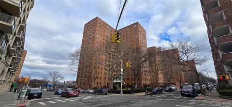 9905 63rd Dr #3O, Rego Park, NY 11374