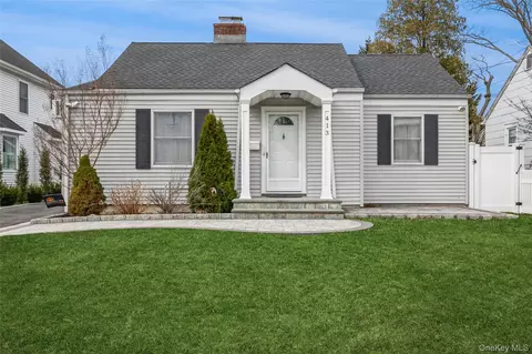 413 3rd St, East Northport, NY 11731