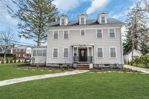 85 Violet Ave, Floral Park, NY 11001